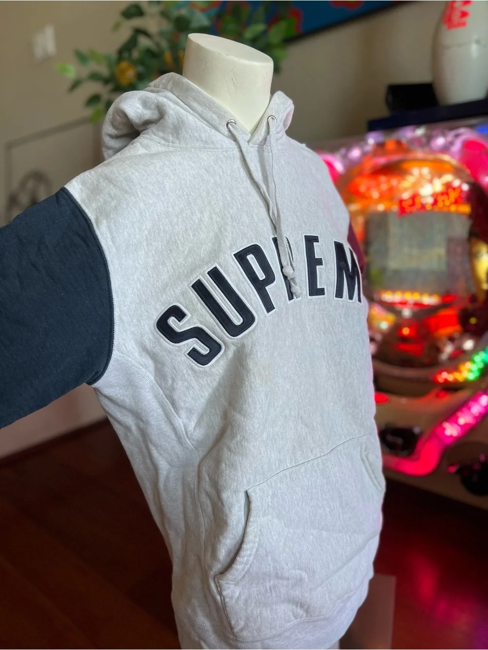 Supreme hoodie